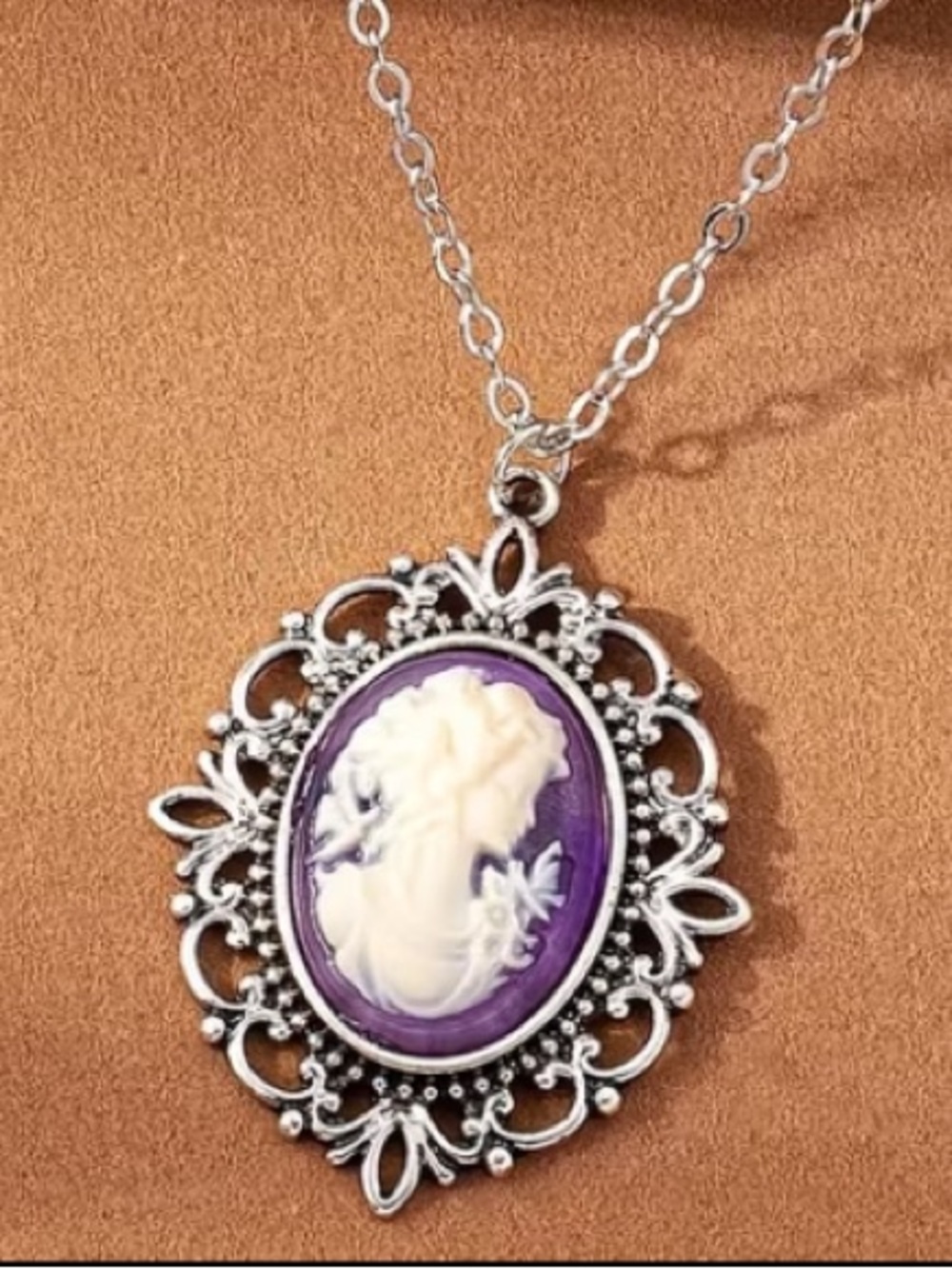 NEW! Vintage Inspired Purple Cameo Pendant Necklace. Victorian Necklace A1-33 - Picture 2 of 3